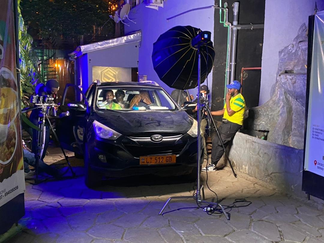 Guezs Films Background